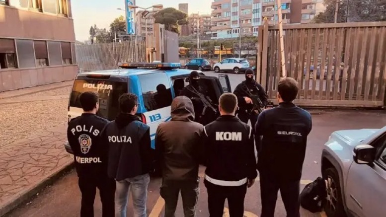 Adana merkezli “Bayğaralar” suç örgütü çökertildi