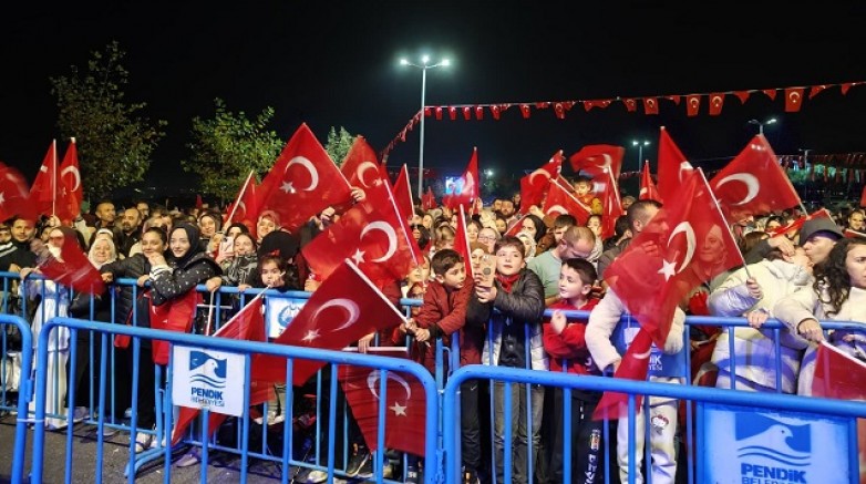 Pendik’te Cumhuriyet Coşkusu: Bilal Sonses’ten Unutulmaz Konser