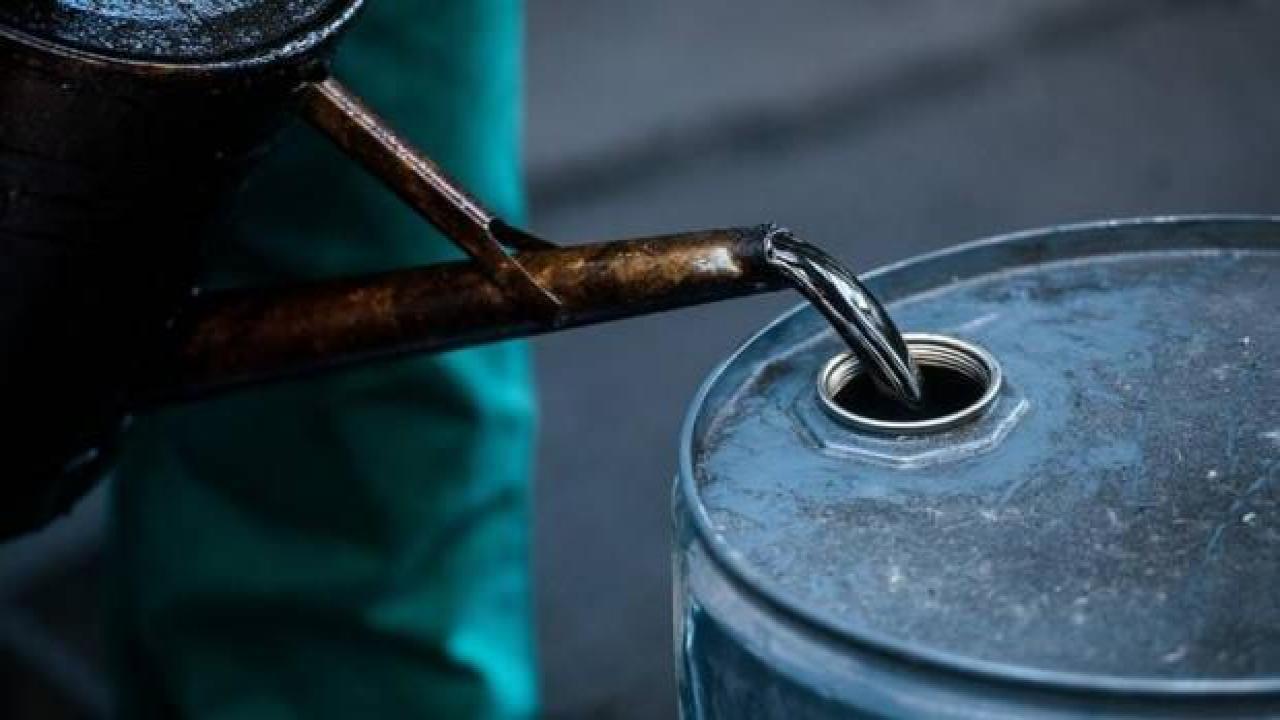 Resesyon endişeleri petrolü düşüşe geçirdi