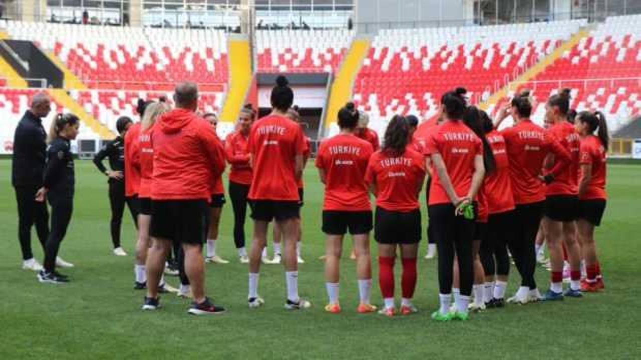 A Milli Kadın Futbol Takımı, Azerbaycan maçı hazırlıklarına devam etti