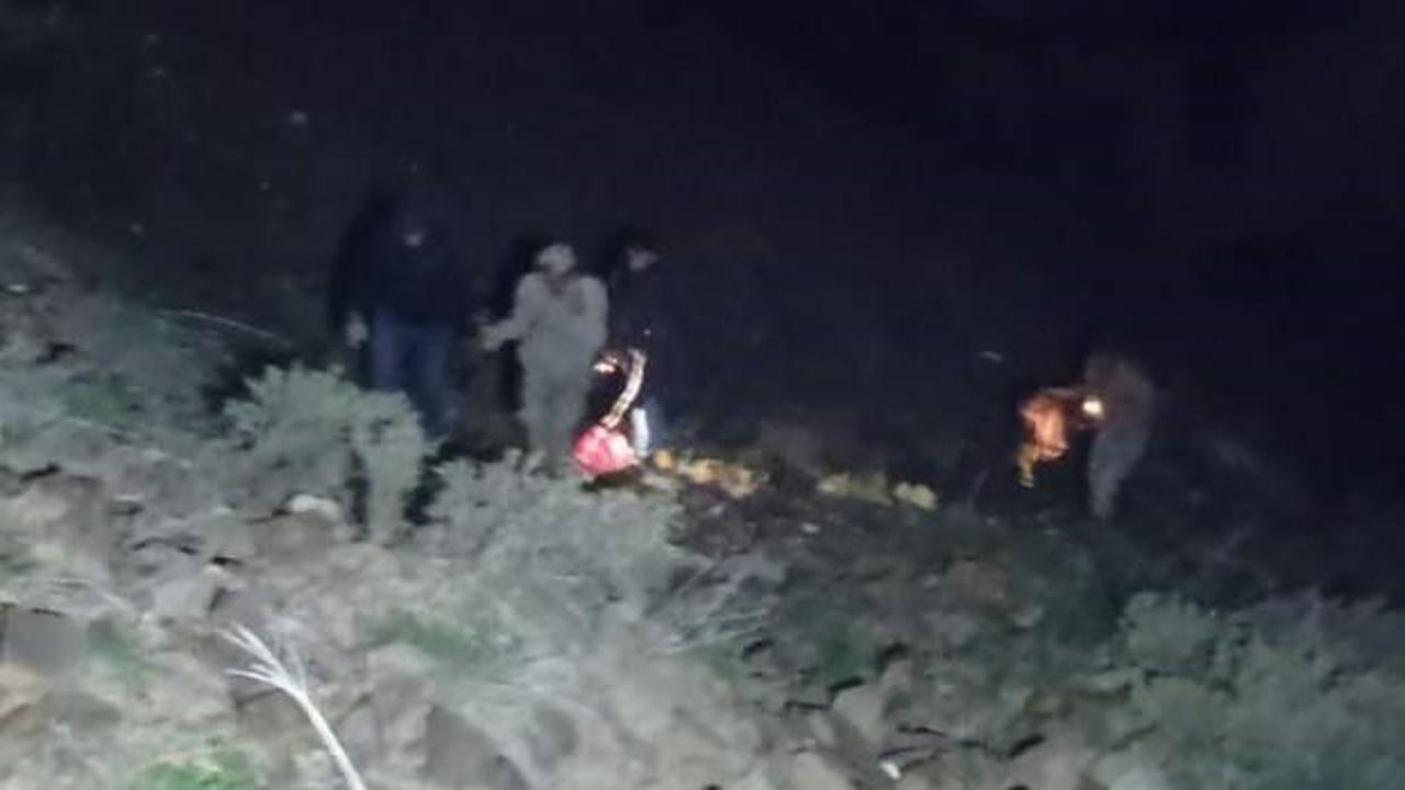 AFAD, dağlık alanda mahsur kalan 4 kişiyi kurtardı