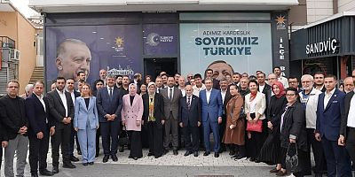 AK Parti heyeti Pendik’te sahaya çıktı