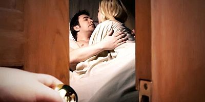 Aksaray’da Skandal Görüntü: Eşini Komşusuyla Yakaladı