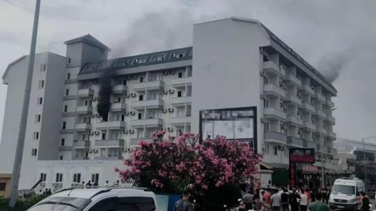 Antalya'da korkutan yangın: Otel lojmanından dumanlar yükseldi