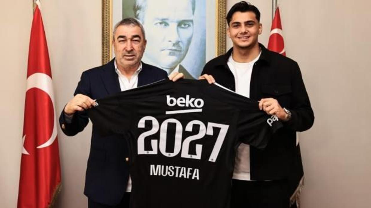Beşiktaş'ta Mustafa Erhan Hekimoğlu imzayı attı