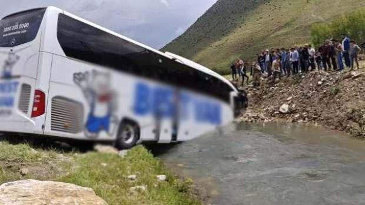 Bitlis'te yolcu otobüsü dereye yuvarlandı: Çok sayıda yaralı var