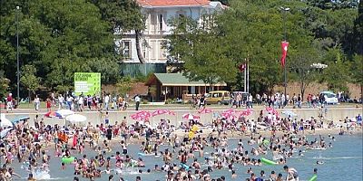 Caddebostan Plajı’nda Ses Magandalığı Gündemde