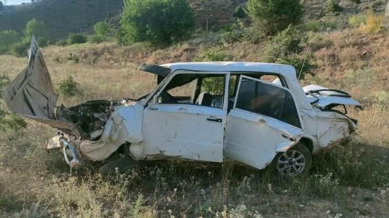 Erzincan'da otomobil şarampole devrildi: 4 kişi yaralandı!