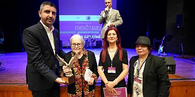 Feminİstanbul'da Onur Ödülleri Sahiplerini Buldu