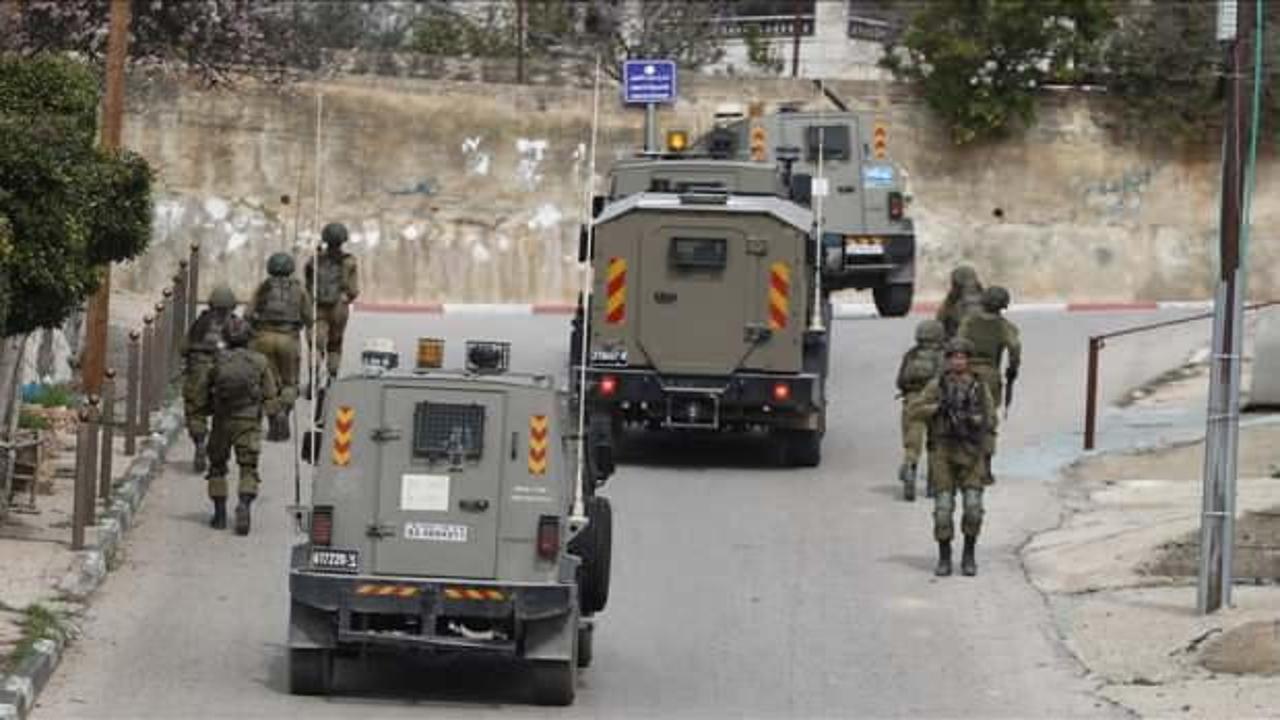 İsrail, Filistinlilere ait bazı evlere el koyarak askeri kışlaya dönüştürdü