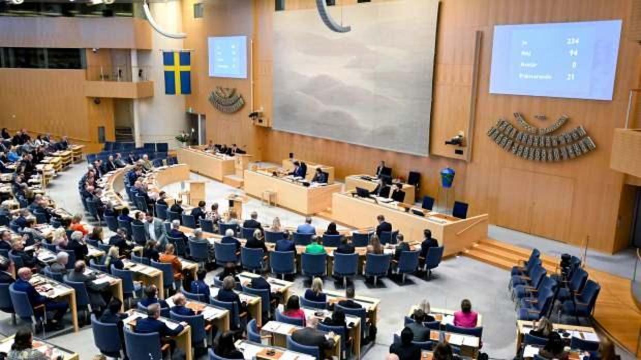 İsveç'te skandal karar: Cinsiyet değiştirme yaşı 18'den 16'ya düşürüldü