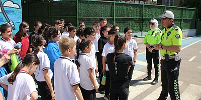 Kartal Belediyesi’nden Ortaokul Öğrencilerine Gerçek Trafik Deneyimi