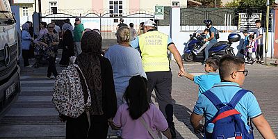 Kartal Belediyesi Zabıta Ekiplerinden Okullarda Güvenli Trafik Uygulaması