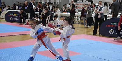 Kartal’da Karate ve Kick Boks Dostluk Müsabakası Gençleri Buluşturdu
