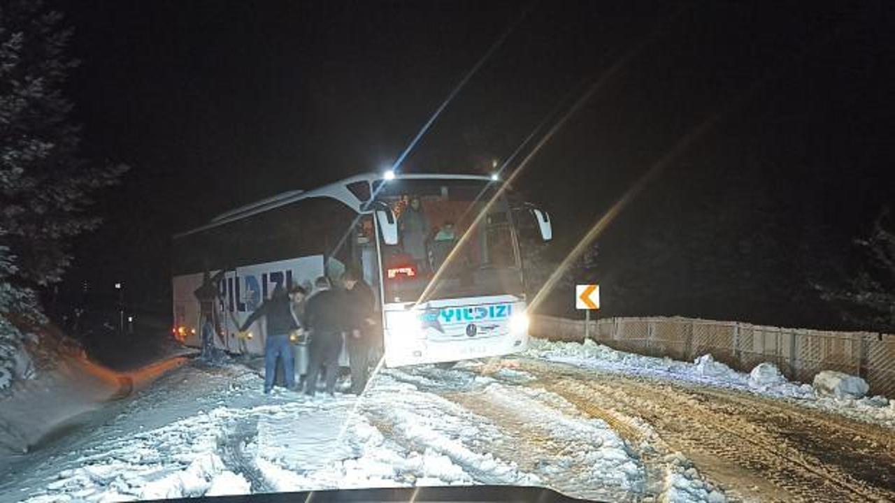Kastamonu'da mayıs ayında kara kış: Araçlar yolda mahsur kaldı!