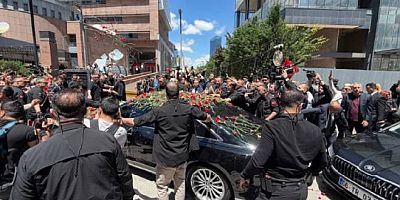 Kılıçdaroğlu 2,5 Yıl Sonra CHP Genel Merkezi'nde