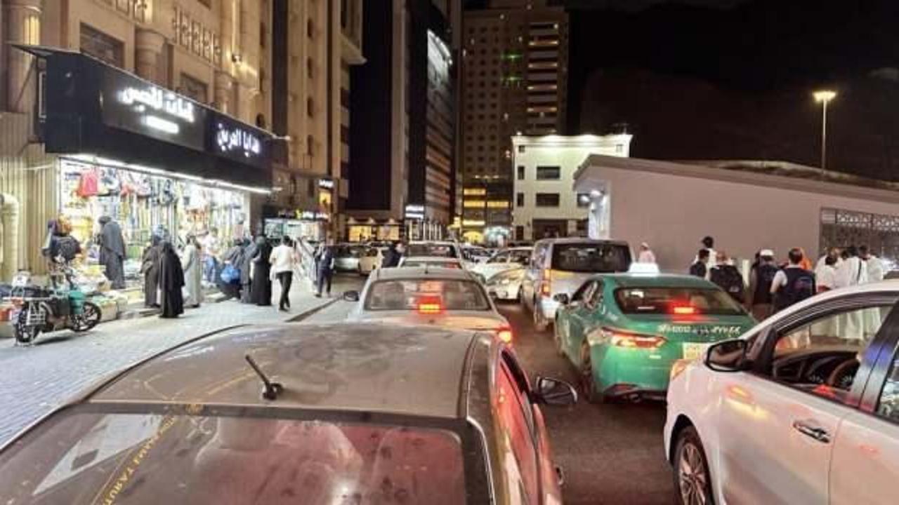 Mekke'de Harem'e servisler kalktı, taksi fiyatları katladı