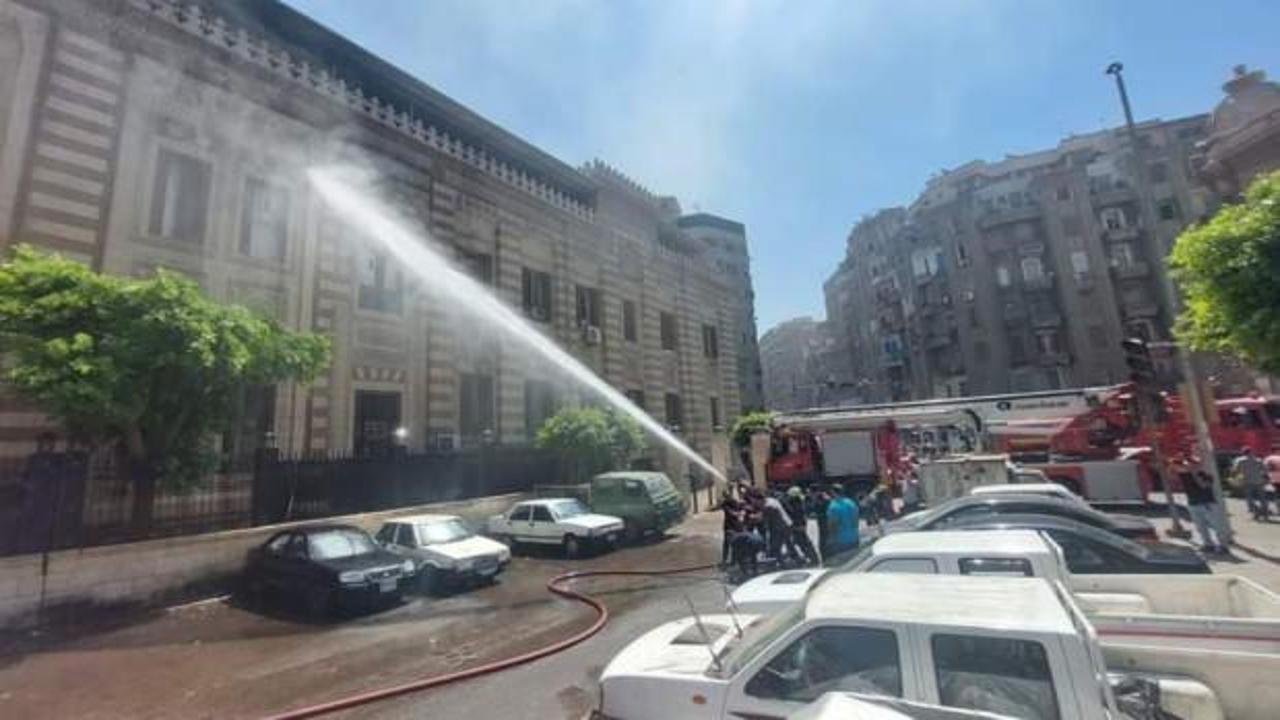 Mısır’da bakanlık binasında yangın