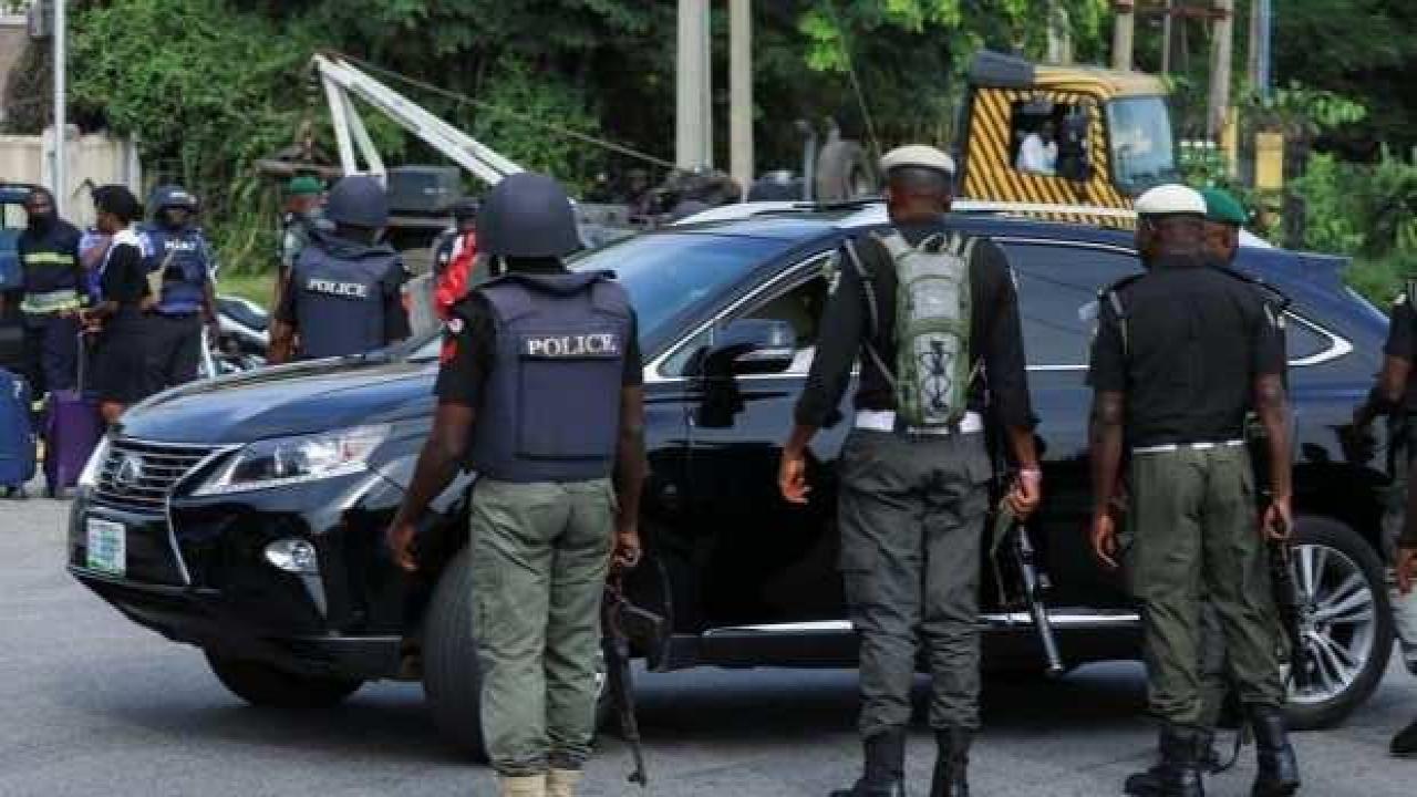 Nijerya'da camiye silahlı saldırı: 15 ölü