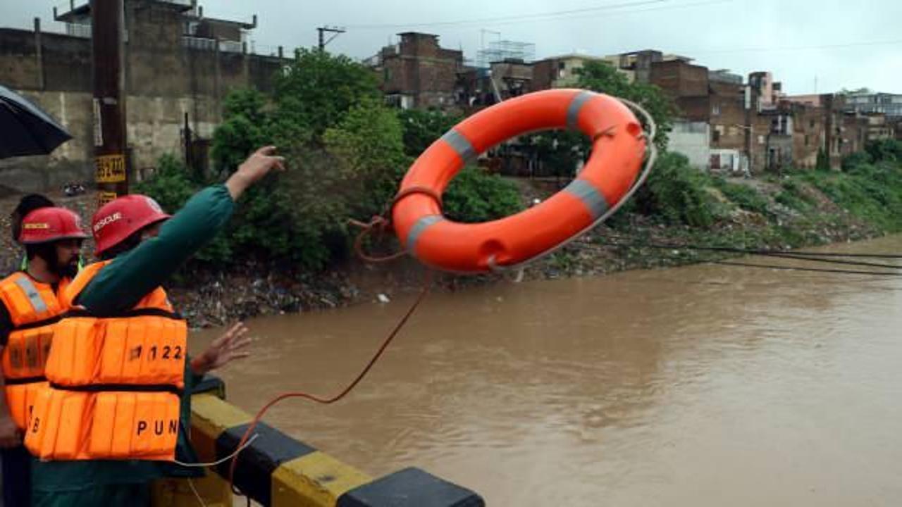 Pakistan’da muson yağmurlarında ölü sayısı 133’e yükseldi