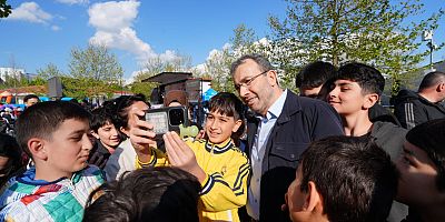 Pendik’te 23 Nisan Coşkusu: Çocuk Şenliği Binlerce Çocuğu Buluşturdu