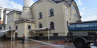 Pendik’te Camiler Bayrama Hazır