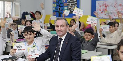 Sultanbeyli Belediyesi’nden 23 Bin Öğrenciye Dijital Eğitim Seti