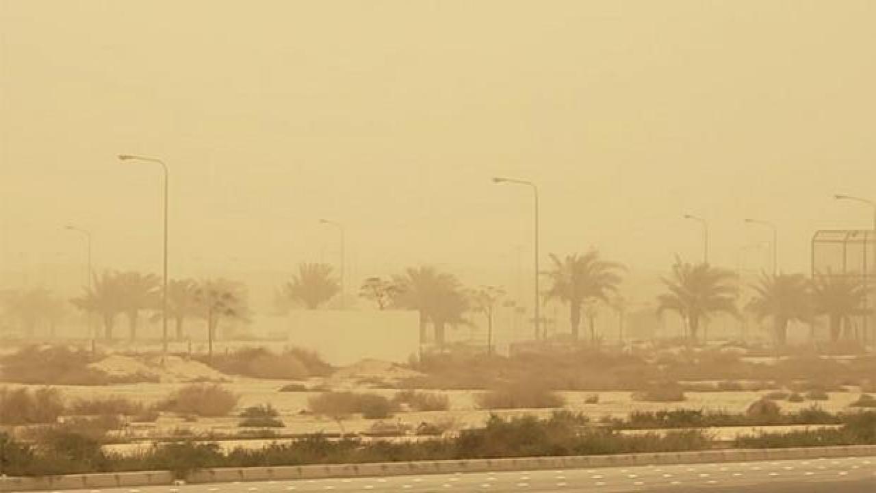Suudi Arabistan'da kum fırtınası: Hayat durma noktasına geldi