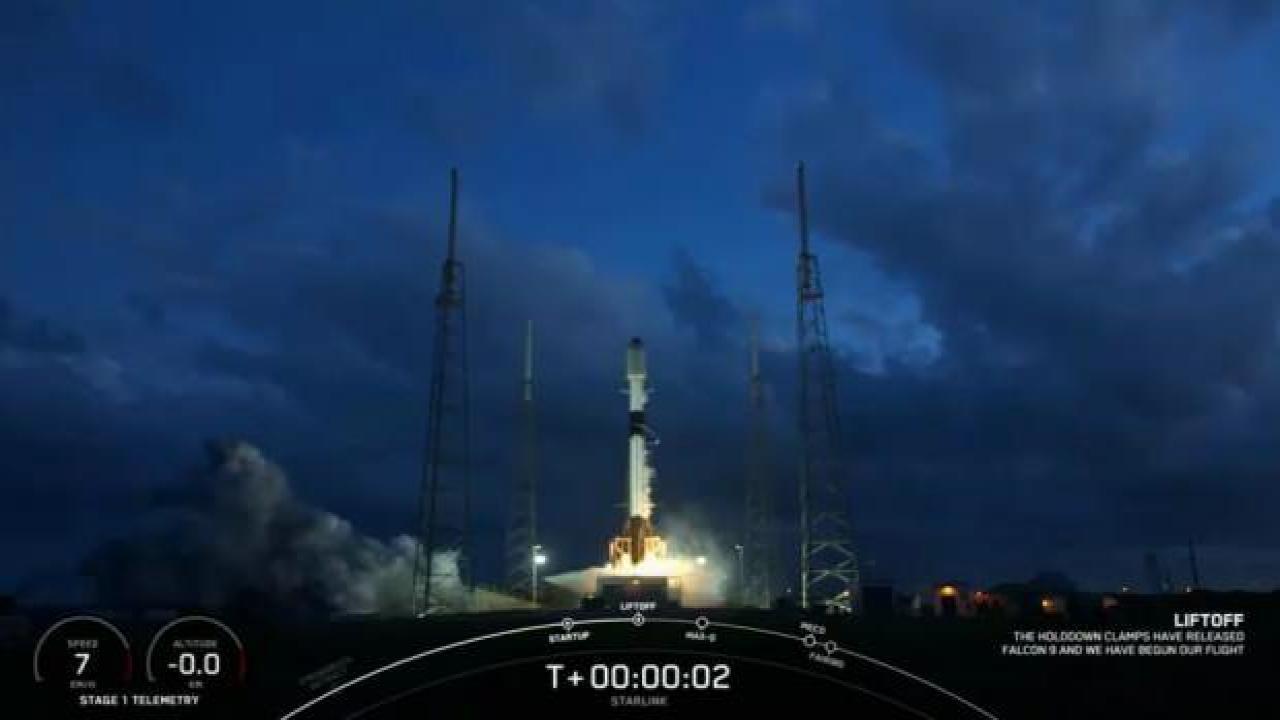 Toplam sayı 3 bin 399 oldu! SpaceX 52 Starlink uydusu daha fırlattı