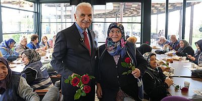 Ümraniye Belediyesi’nden Dünya Yaşlılar Günü’ne Sağlıklı Etkinlik