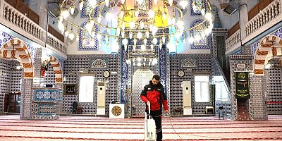 Ümraniye’de Camiler Bayrama Hazırlandı