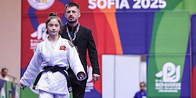 Ümraniyeli Sporcu Beyza Yağmur Gürbüz’den Uluslararası Karate Zaferi