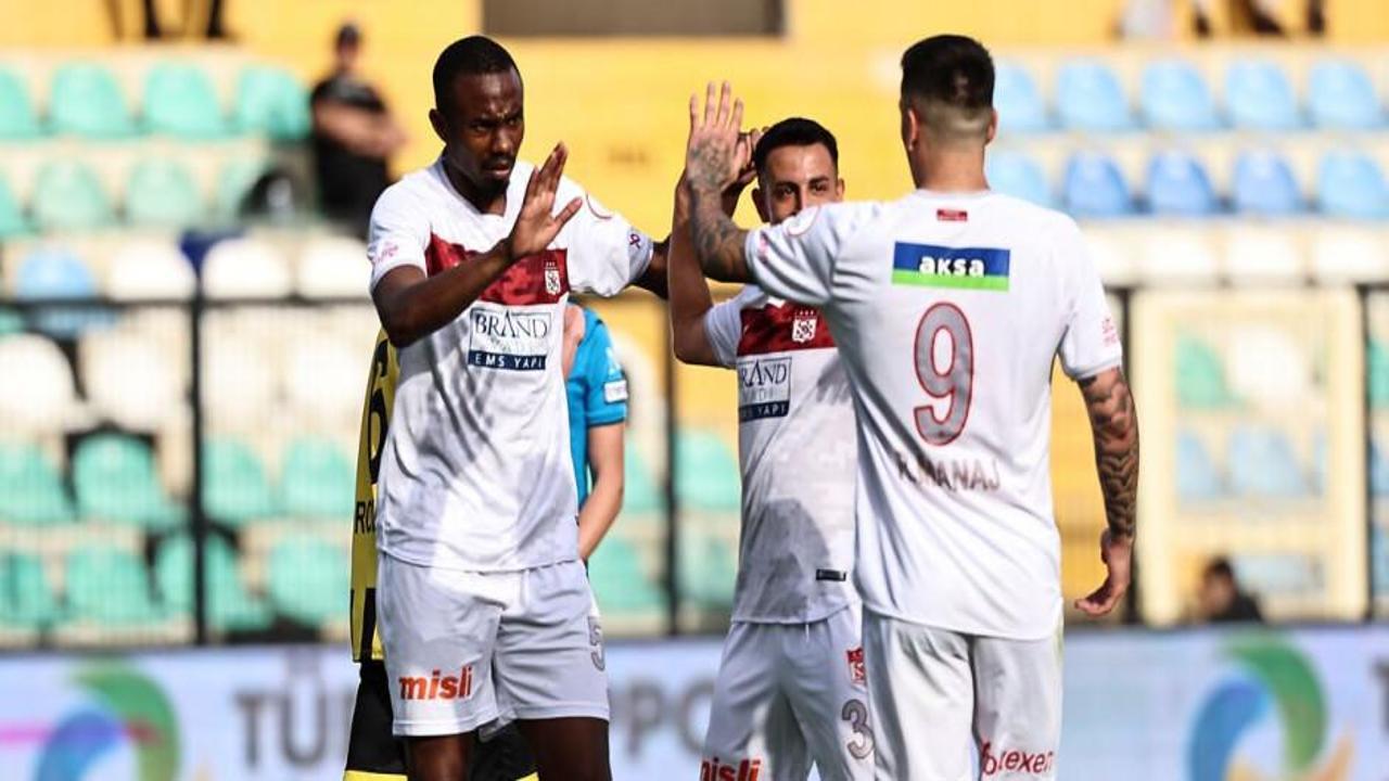 Yiğidolar İstanbul'da 3 golle kazandı