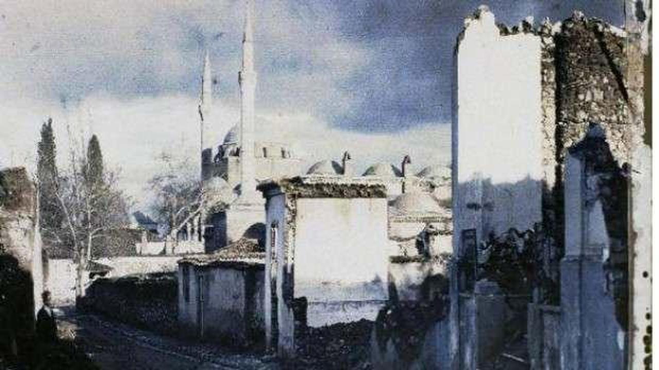 Yunanlılar yakmıştı! 100 yıl önce yok edilen cami kurtarılıyor