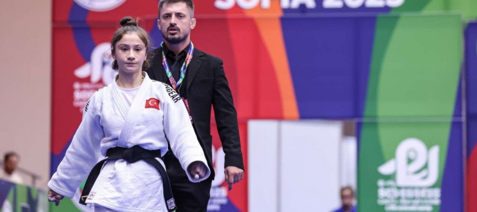 Ümraniyeli Sporcu Beyza Yağmur Gürbüz’den Uluslararası Karate Zaferi
