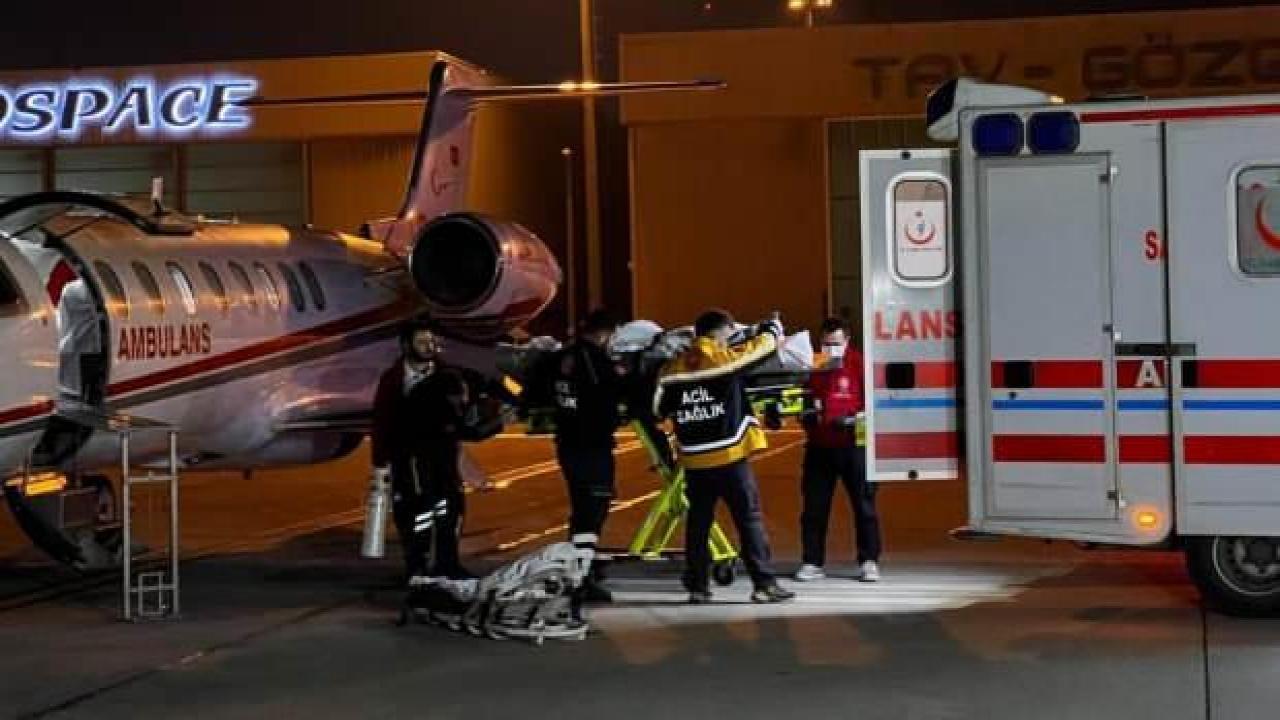 Umre’de rahatsızlanan 2 Türk vatandaşı Türkiye’ye getirildi